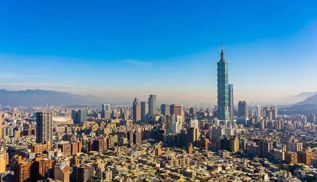 Китай построил в пустыне копию правительственного района столицы Тайваня с муляжными зданиями