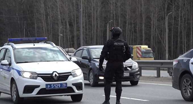 Полиция Санкт-Петербурга провела масштабную проверку автомобилей, водителей и пассажиров