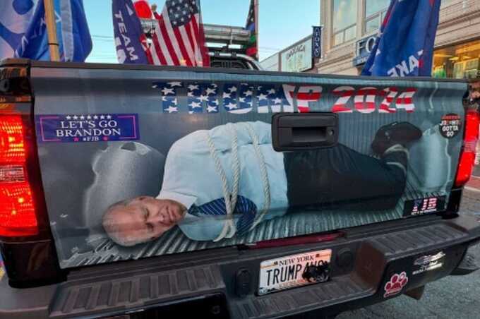 Трамп опубликовал видео, на котором автомобиль его сторонников украшен изображением связанного Байдена