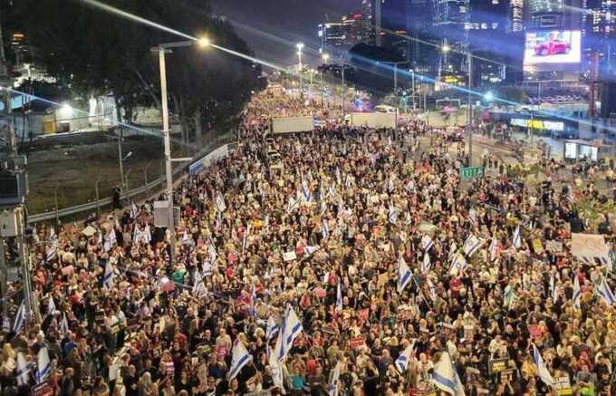 В Израиле проходят массовые протесты, участники которых требуют отставки правительства Беньямина Нетаньяху