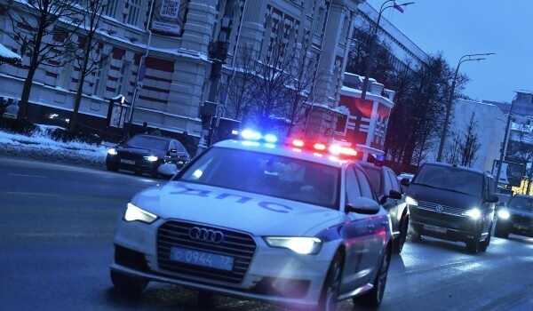 В Москве неизвестный выстрелил в автомобиль с двумя женщинами и шестилетним ребёнком внутри