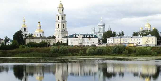 Чиновники РФ скупают земли в монастыре, чтобы спастись от апокалипсиса