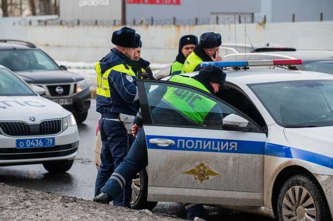 Нападавший на полицейских в Ногинском районе Подмосковья скрылся в направлении Санкт-Петербурга