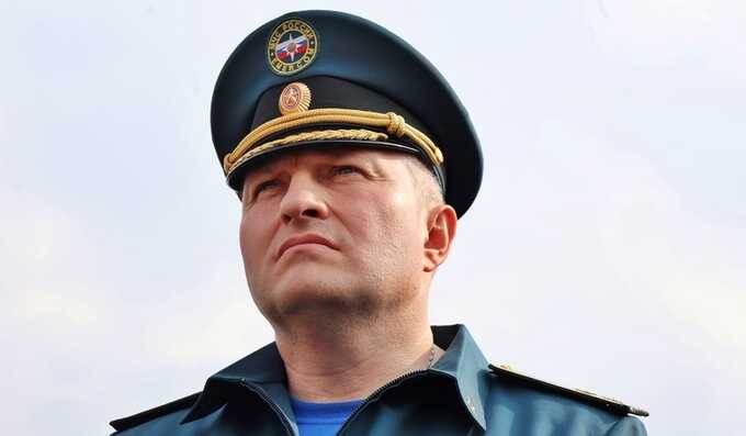 Кремль обсуждает дальнейшую судьбу главы МЧС Александра Куренкова