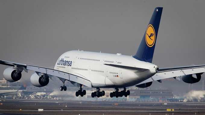 Немецкая авиакомпания Lufthansa временно приостанавливает полёты в Иран на 24 часа