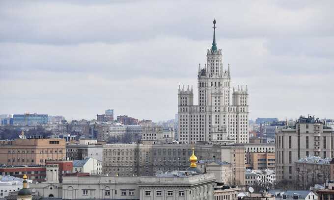 В Москве горит сталинская высота на Котельнической набережной