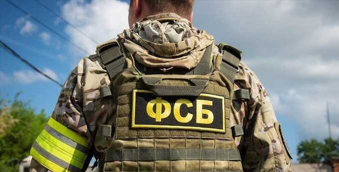 Лазизбека Куролова, 22-летнего подозреваемого в подготовке теракта, могли выманить из дома полицейские по заданию ФСБ