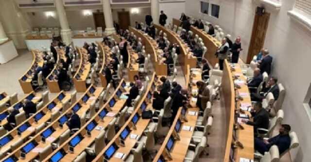 В Грузии парламент в первом чтении принял закон 