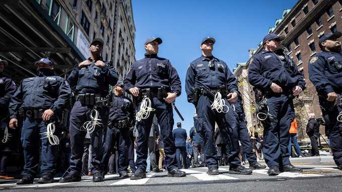 В Бостоне полиция арестовала около 100 человек во время разгона пропалестинской демонстрации
