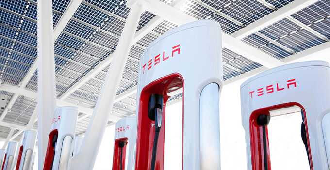     Supercharger   Tesla