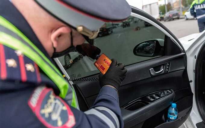 В России отменят штрафы за тонировку стекол автомобиля
