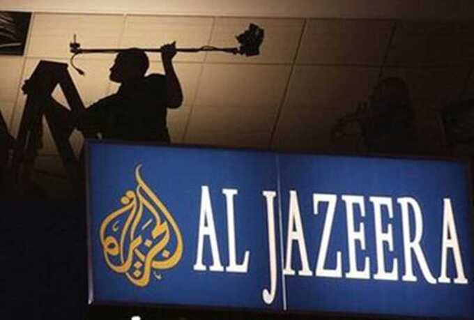После запрета на вещание Al Jazeera в Израиле в офисе телеканала проводят обыски и изъимают оборудование у журналистов