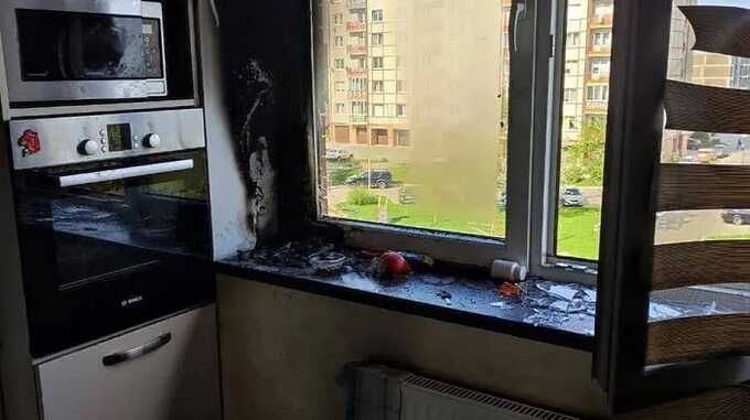 Под Калининградом чуть не сгорела квартира из-за вазы, которую оставили на подоконнике