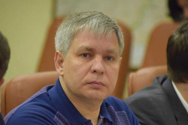 Бывший саратовский депутат Курихин сбежал за границу после обысков