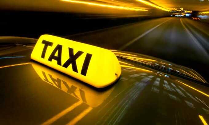 Госдума приняла запрещающий водителям с судимостью работать в такси законопроект