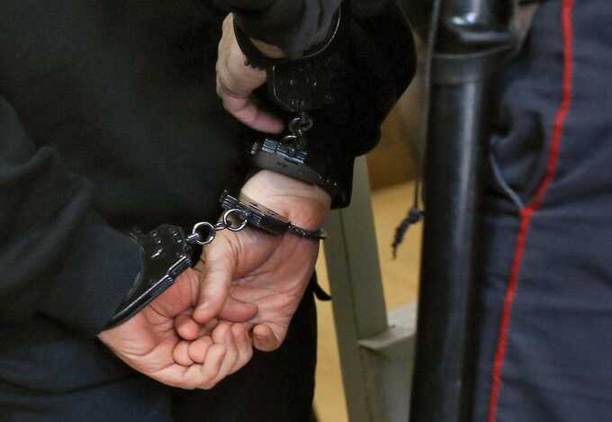 Полиция поймала двух россиян с начиненными наркотиками мармеладными мишками