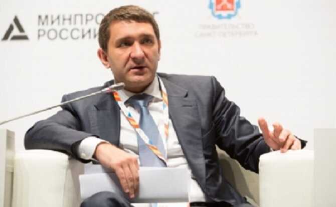 Гендиректор ПАО «Россети» Андрей Рюмин принимает удары со всех сторон