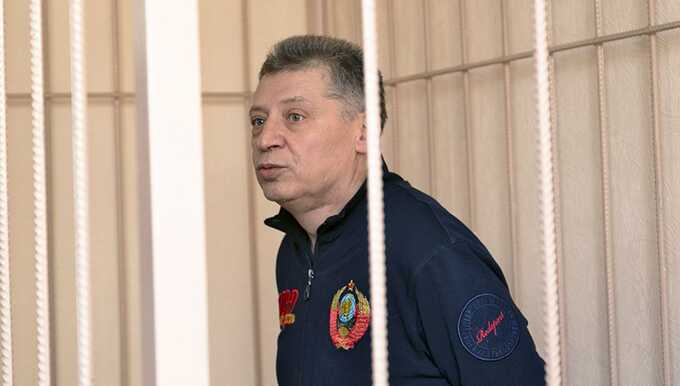 Бывший сибирский алкобарон получил 10 лет условно за то, что выманил у друга-коллеги 170 млн руб. за "решение проблем" с правоохранителями