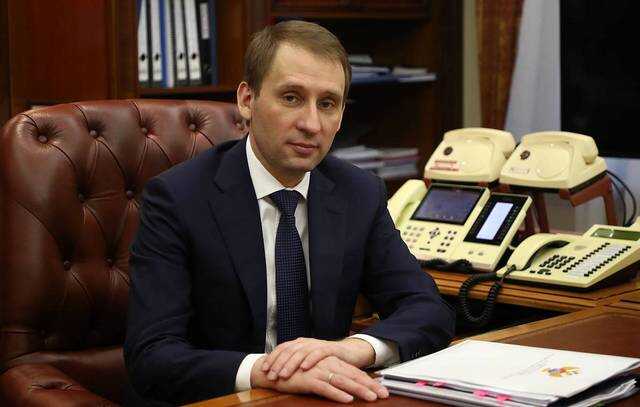 Зачем министр Александр Козлов требует по 20 миллионов «с носа»?