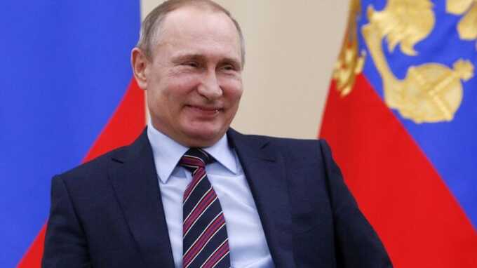 С октября вырастет зарплата Путина, Мишустина, Медведева, судей, дипломатов и членов правительства России