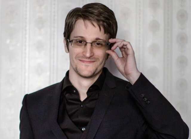 Новый гражданин России Эдвард Сноуден не служил в российской армии и не может быть мобилизован - адвокат