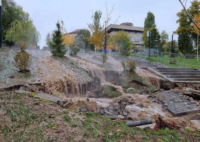 Из-за аварии в Волгограде город и Волгу залило нечистотами, а 200 тысяч человек жили без воды несколько дней