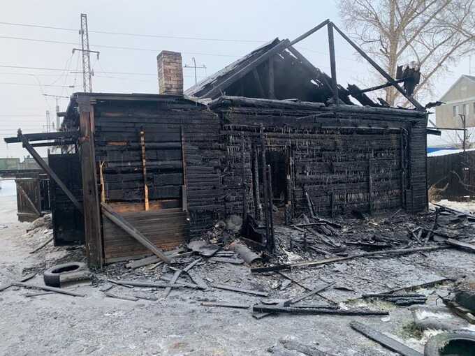 Погибли мать и двое детей: в красноярском крае сгорел дом из-за неправильной эксплуатации печи