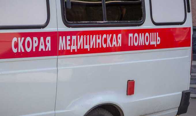 В российском городе автомобиль сбил женщину с тремя детьми