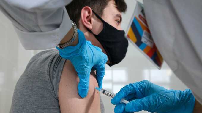 Компания Pfizer разрабатывает новые штаммы коронавируса чтобы потом делать от них вакцины