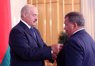 Александр Лукашенко (слева) и Юрий Чиж